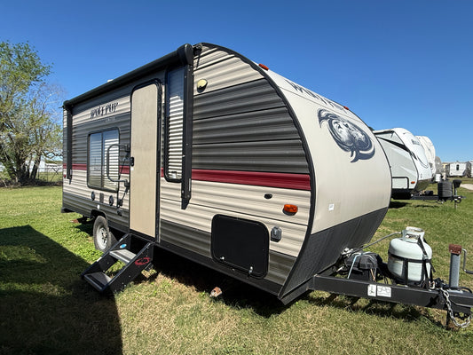 2019 Wolf Pup 16FQ