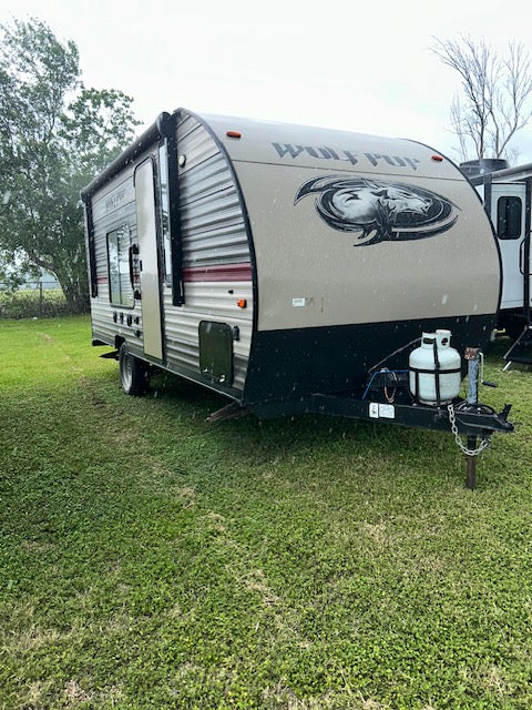 2019 Wolf Pup 16FQ