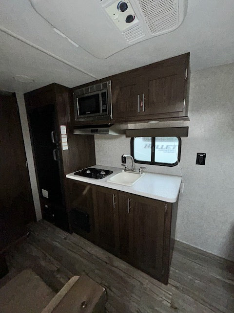2019 Wolf Pup 16FQ